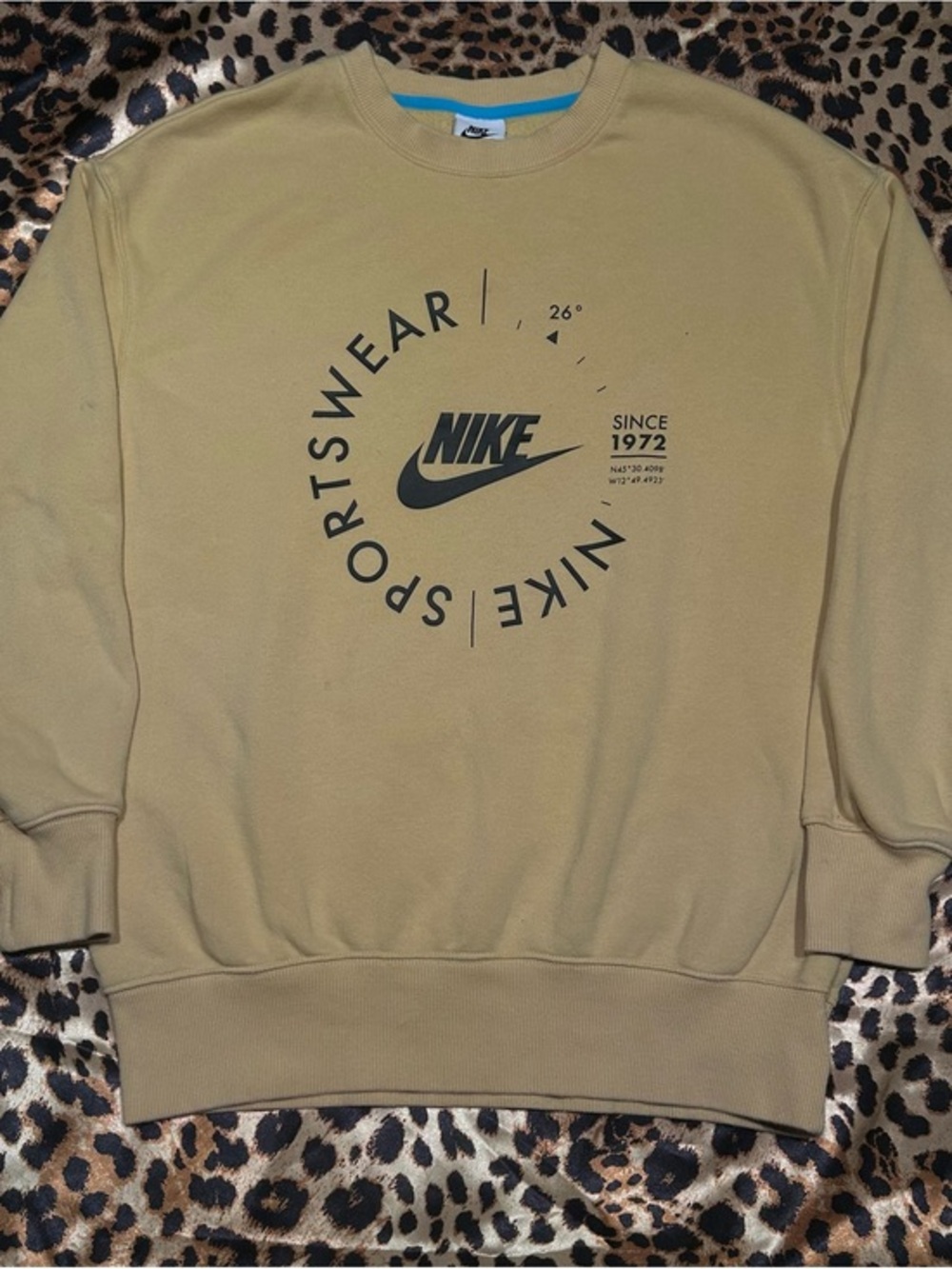 Preloved Women’s Nike Sportswear Light Yellow Oversized Crewneck Sweatshirt